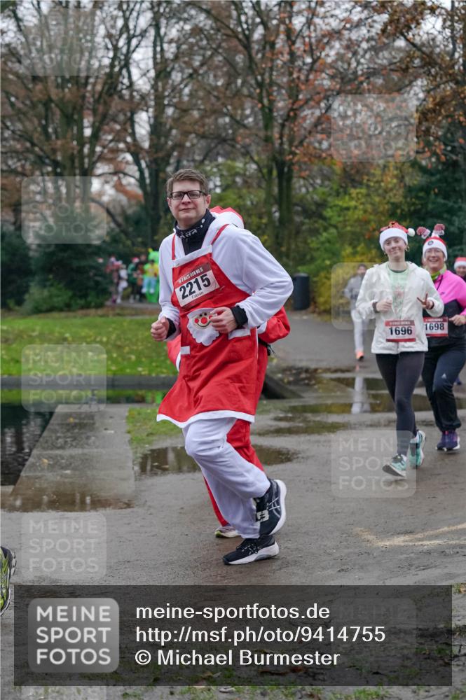 07.12.2025 - St. Pauli X-Mass-Run No. 15 Michael Burmester http://msf.ph/oto/9414755 07.12.2025 10:05:21 Laufen 15, 2215, 1696, 1698 meine-sportfotos.de