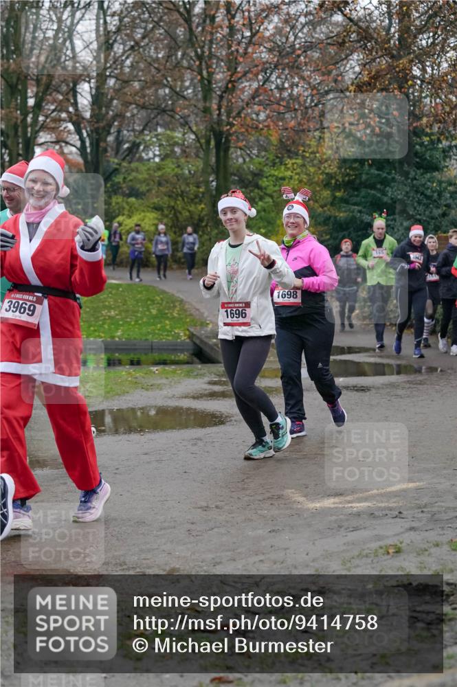 07.12.2025 - St. Pauli X-Mass-Run No. 15 Michael Burmester http://msf.ph/oto/9414758 07.12.2025 10:05:22 Laufen 15, 3969, 25, 1696, 1698, 165, 2161 meine-sportfotos.de