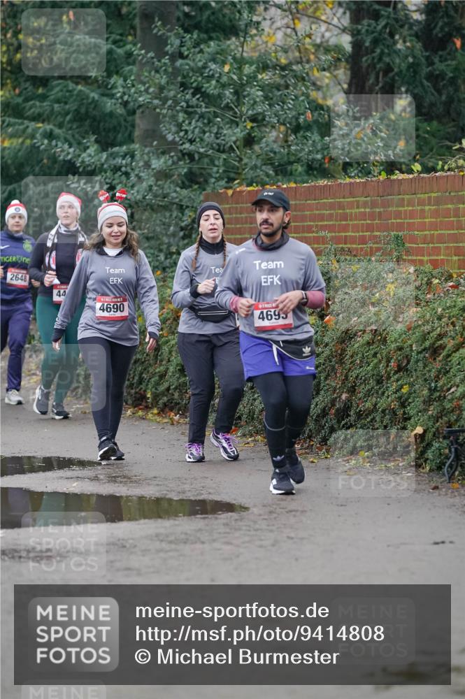 07.12.2025 - St. Pauli X-Mass-Run No. 15 Michael Burmester http://msf.ph/oto/9414808 07.12.2025 10:05:35 Laufen 2648, 44, 4690, 4693 meine-sportfotos.de