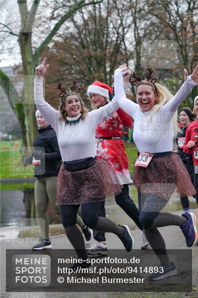 07.12.2025 - St. Pauli X-Mass-Run No. 15 Michael Burmester http://msf.ph/oto/9414893 07.12.2025 10:05:52 Laufen 5, 33, 1250, 31 meine-sportfotos.de