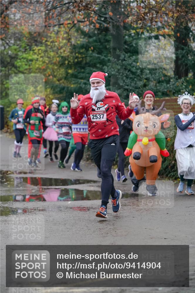 07.12.2025 - St. Pauli X-Mass-Run No. 15 Michael Burmester http://msf.ph/oto/9414904 07.12.2025 10:05:55 Laufen 15, 2537 meine-sportfotos.de