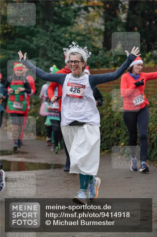 07.12.2025 - St. Pauli X-Mass-Run No. 15 Michael Burmester http://msf.ph/oto/9414918 07.12.2025 10:05:57 Laufen 15, 426, 3729 meine-sportfotos.de