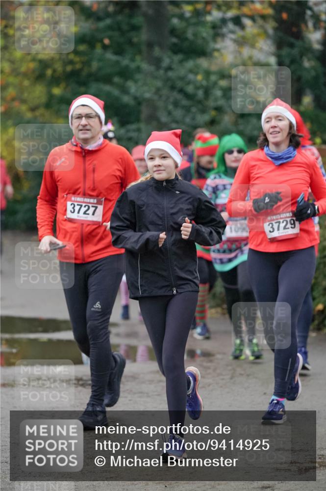 07.12.2025 - St. Pauli X-Mass-Run No. 15 Michael Burmester http://msf.ph/oto/9414925 07.12.2025 10:05:59 Laufen 3727, 1090, 3729 meine-sportfotos.de