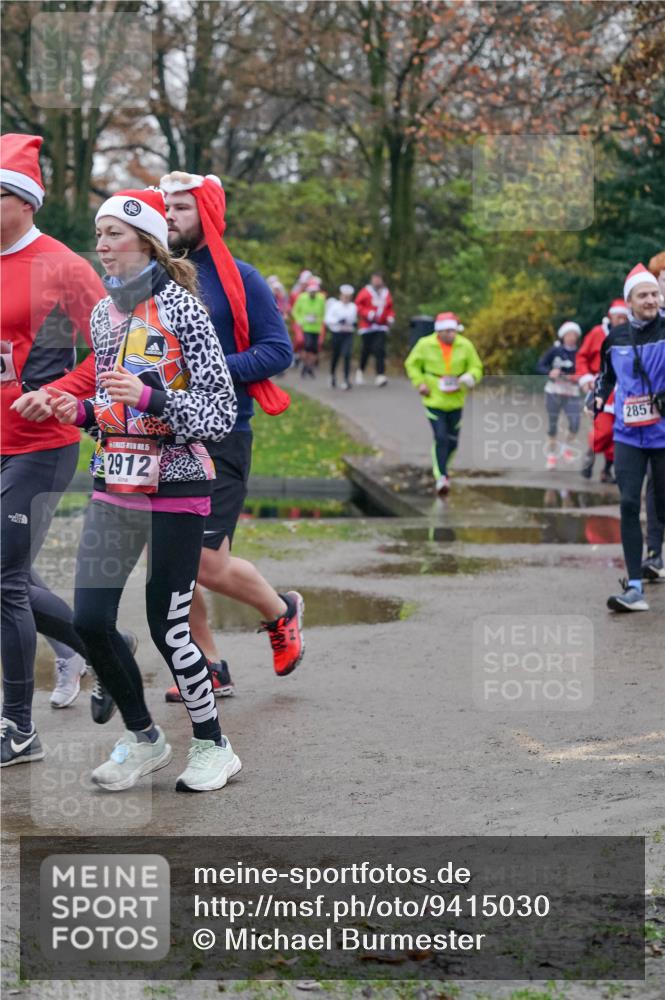 07.12.2025 - St. Pauli X-Mass-Run No. 15 Michael Burmester http://msf.ph/oto/9415030 07.12.2025 10:06:19 Laufen 15, 2912, 0, 2857 meine-sportfotos.de