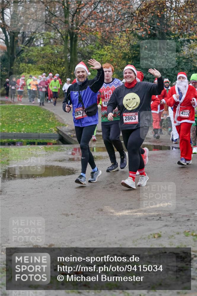 07.12.2025 - St. Pauli X-Mass-Run No. 15 Michael Burmester http://msf.ph/oto/9415034 07.12.2025 10:06:20 Laufen 2857, 45, 2863, 4334 meine-sportfotos.de