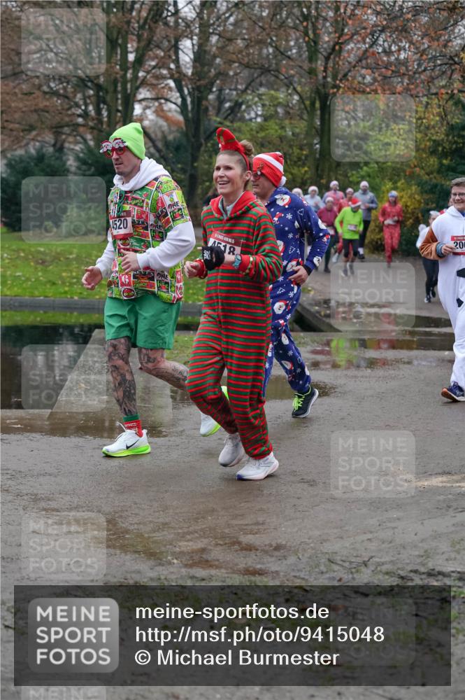 07.12.2025 - St. Pauli X-Mass-Run No. 15 Michael Burmester http://msf.ph/oto/9415048 07.12.2025 10:06:24 Laufen 6, 4520, 18, 200 meine-sportfotos.de