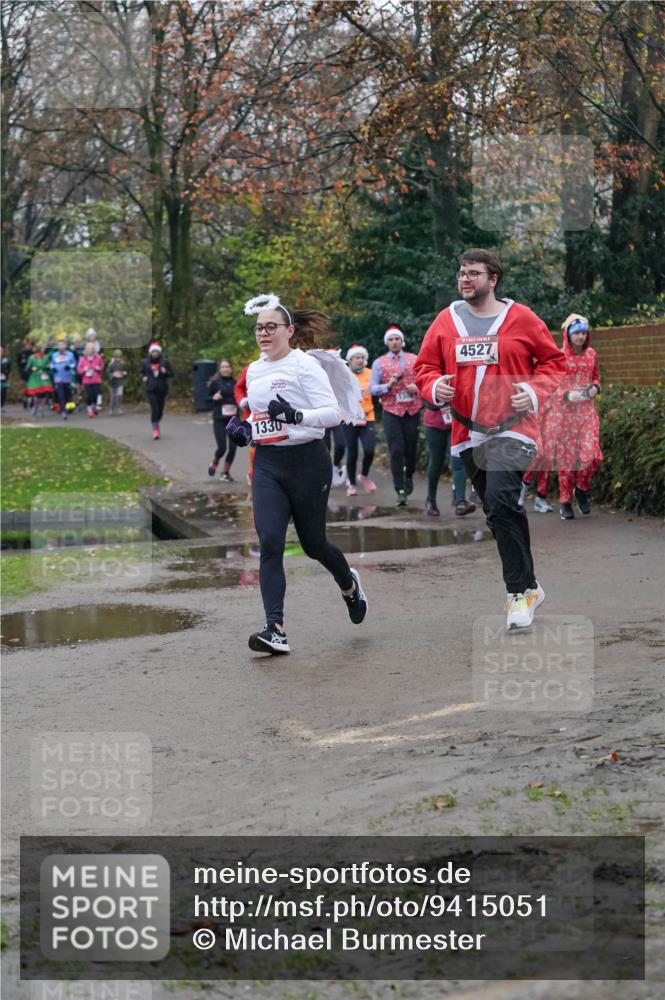 07.12.2025 - St. Pauli X-Mass-Run No. 15 Michael Burmester http://msf.ph/oto/9415051 07.12.2025 10:06:30 Laufen 1330, 4527 meine-sportfotos.de