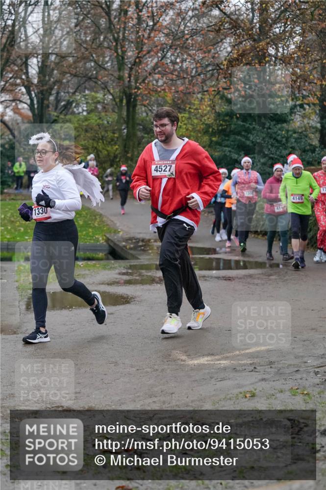 07.12.2025 - St. Pauli X-Mass-Run No. 15 Michael Burmester http://msf.ph/oto/9415053 07.12.2025 10:06:31 Laufen 1330, 4527, 414, 4149 meine-sportfotos.de