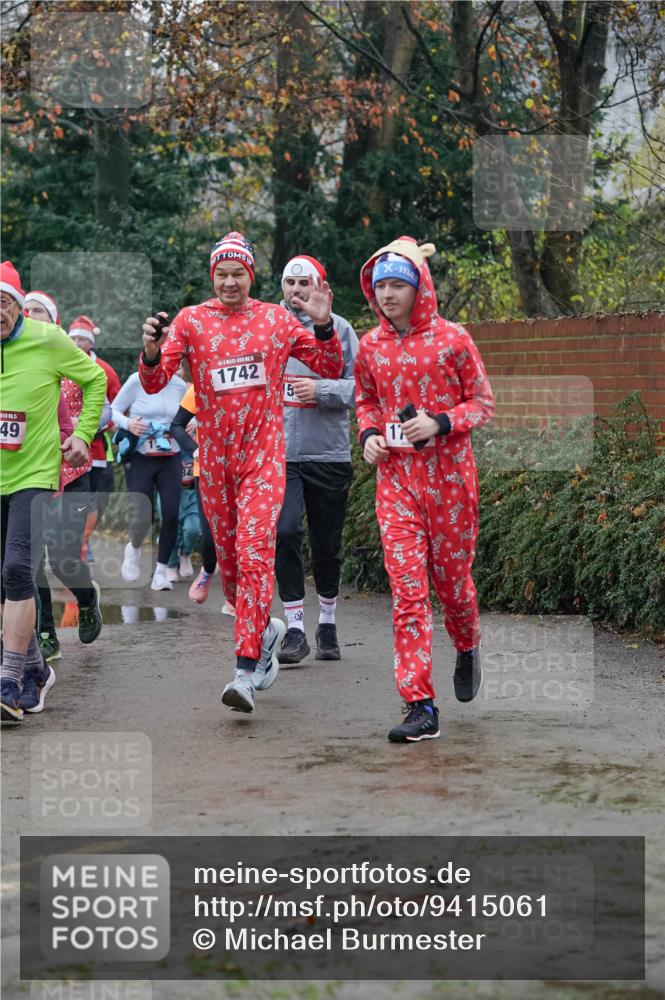 07.12.2025 - St. Pauli X-Mass-Run No. 15 Michael Burmester http://msf.ph/oto/9415061 07.12.2025 10:06:33 Laufen 49, 5, 1742 meine-sportfotos.de