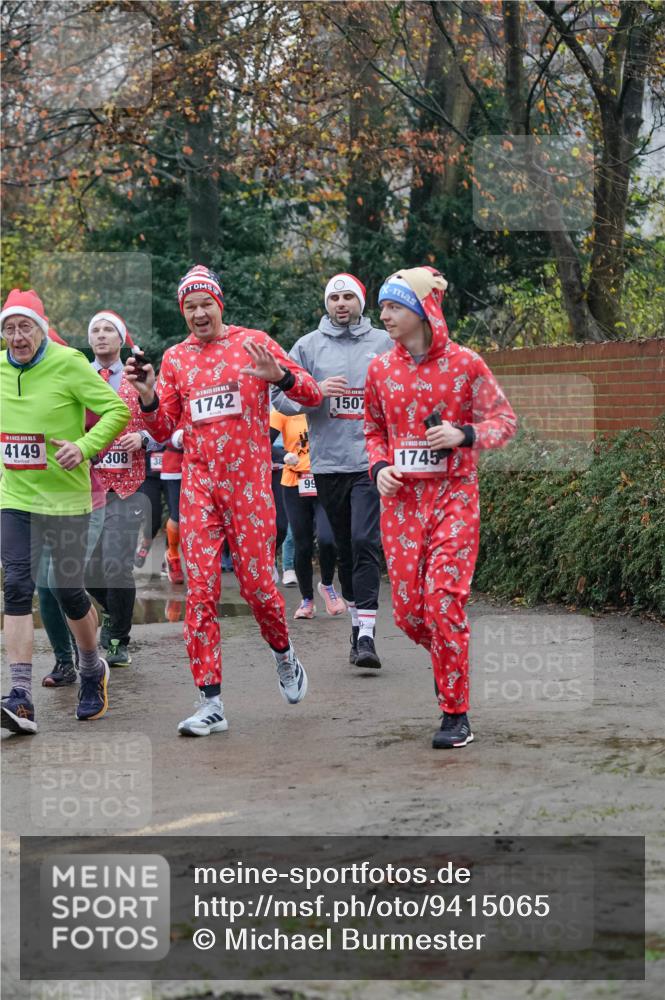 07.12.2025 - St. Pauli X-Mass-Run No. 15 Michael Burmester http://msf.ph/oto/9415065 07.12.2025 10:06:34 Laufen 4149, 308, 1742, 1507, 99, 1745 meine-sportfotos.de