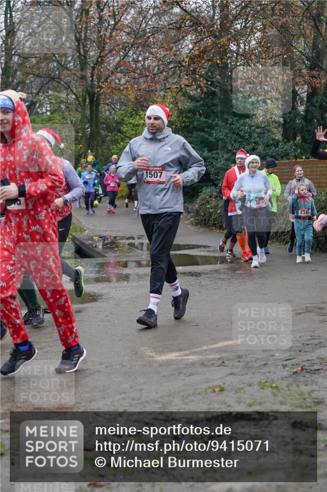 07.12.2025 - St. Pauli X-Mass-Run No. 15 Michael Burmester http://msf.ph/oto/9415071 07.12.2025 10:06:35 Laufen 1507, 10, 2345 meine-sportfotos.de
