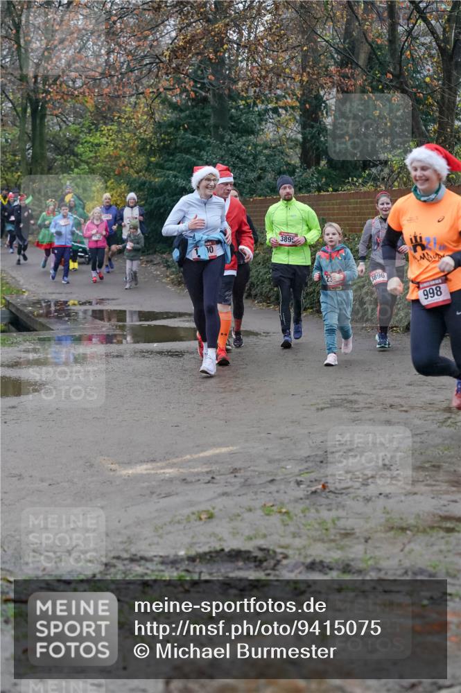 07.12.2025 - St. Pauli X-Mass-Run No. 15 Michael Burmester http://msf.ph/oto/9415075 07.12.2025 10:06:37 Laufen 110, 3895, 3896, 998 meine-sportfotos.de