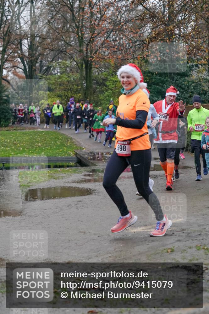 07.12.2025 - St. Pauli X-Mass-Run No. 15 Michael Burmester http://msf.ph/oto/9415079 07.12.2025 10:06:38 Laufen 998, 2342, 3895 meine-sportfotos.de