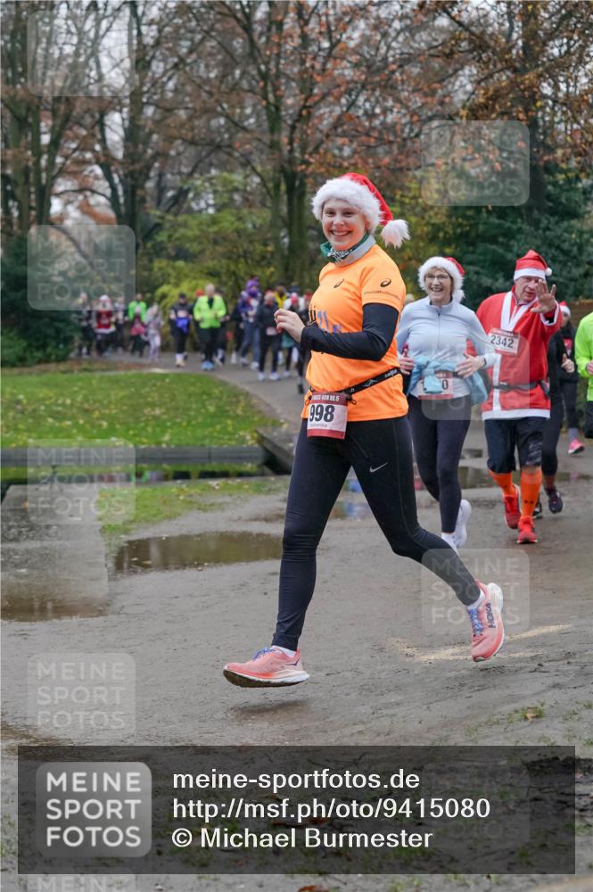 07.12.2025 - St. Pauli X-Mass-Run No. 15 Michael Burmester http://msf.ph/oto/9415080 07.12.2025 10:06:38 Laufen 15, 998, 0, 2342 meine-sportfotos.de