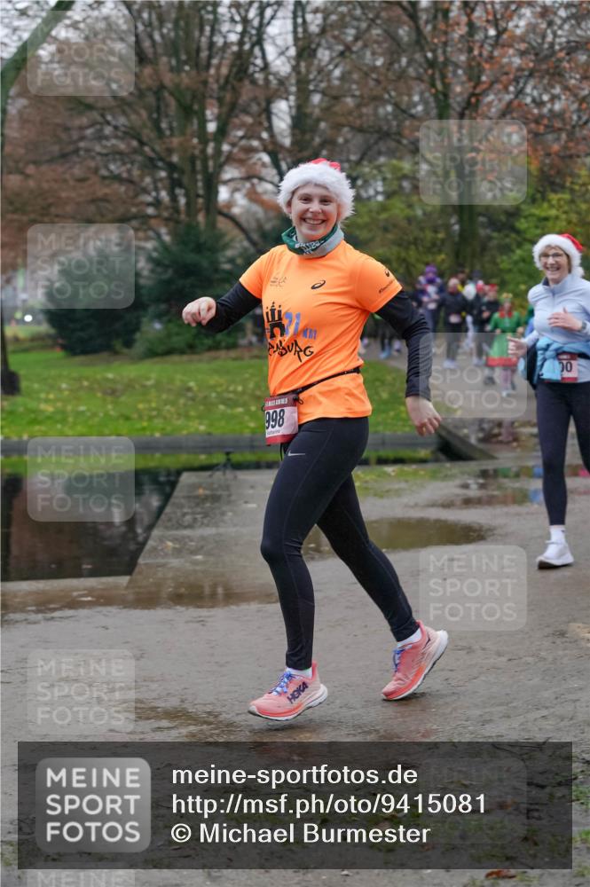 07.12.2025 - St. Pauli X-Mass-Run No. 15 Michael Burmester http://msf.ph/oto/9415081 07.12.2025 10:06:38 Laufen 5, 998, 00 meine-sportfotos.de