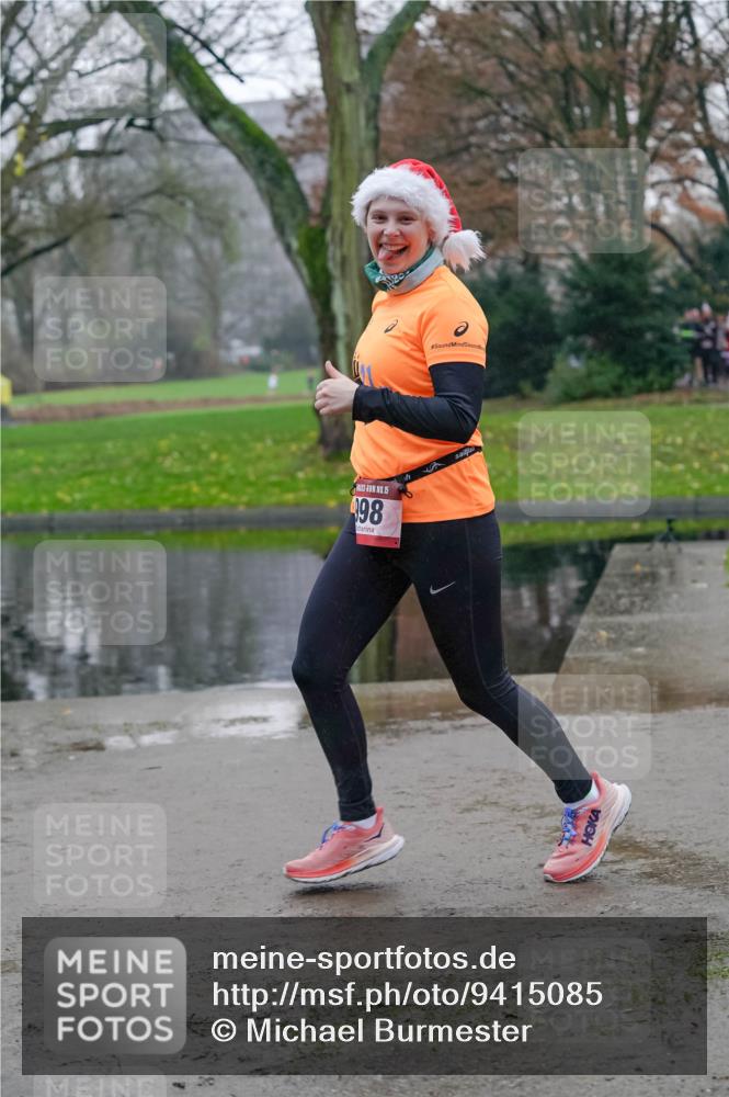 07.12.2025 - St. Pauli X-Mass-Run No. 15 Michael Burmester http://msf.ph/oto/9415085 07.12.2025 10:06:38 Laufen 15, 98 meine-sportfotos.de