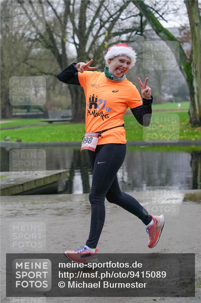 07.12.2025 - St. Pauli X-Mass-Run No. 15 Michael Burmester http://msf.ph/oto/9415089 07.12.2025 10:06:39 Laufen 15, 198 meine-sportfotos.de