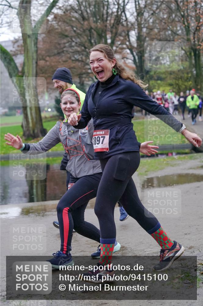 07.12.2025 - St. Pauli X-Mass-Run No. 15 Michael Burmester http://msf.ph/oto/9415100 07.12.2025 10:06:41 Laufen 15, 897 meine-sportfotos.de