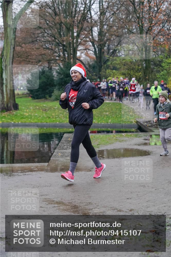 07.12.2025 - St. Pauli X-Mass-Run No. 15 Michael Burmester http://msf.ph/oto/9415107 07.12.2025 10:06:44 Laufen 23, 4189 meine-sportfotos.de