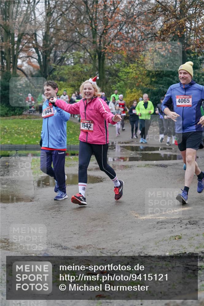 07.12.2025 - St. Pauli X-Mass-Run No. 15 Michael Burmester http://msf.ph/oto/9415121 07.12.2025 10:06:47 Laufen 1944, 1942, 15, 4065 meine-sportfotos.de