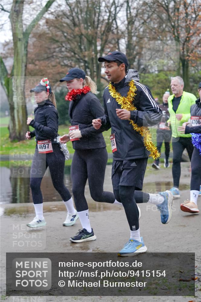 07.12.2025 - St. Pauli X-Mass-Run No. 15 Michael Burmester http://msf.ph/oto/9415154 07.12.2025 10:06:54 Laufen 4697, 03, 4706 meine-sportfotos.de