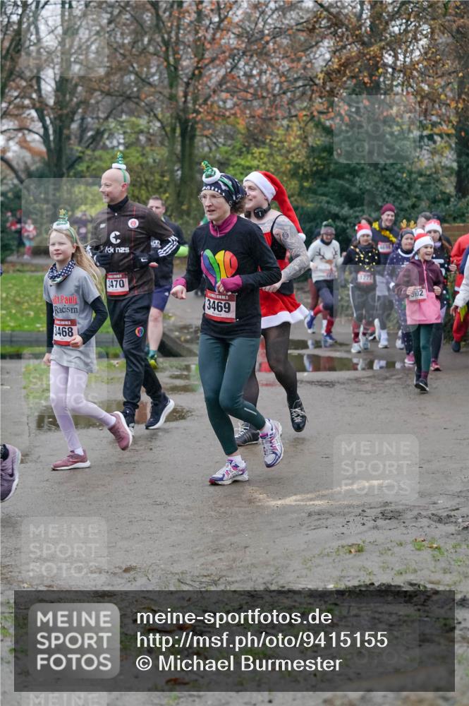 07.12.2025 - St. Pauli X-Mass-Run No. 15 Michael Burmester http://msf.ph/oto/9415155 07.12.2025 10:06:57 Laufen 3468, 3470, 3469, 1221, 302 meine-sportfotos.de