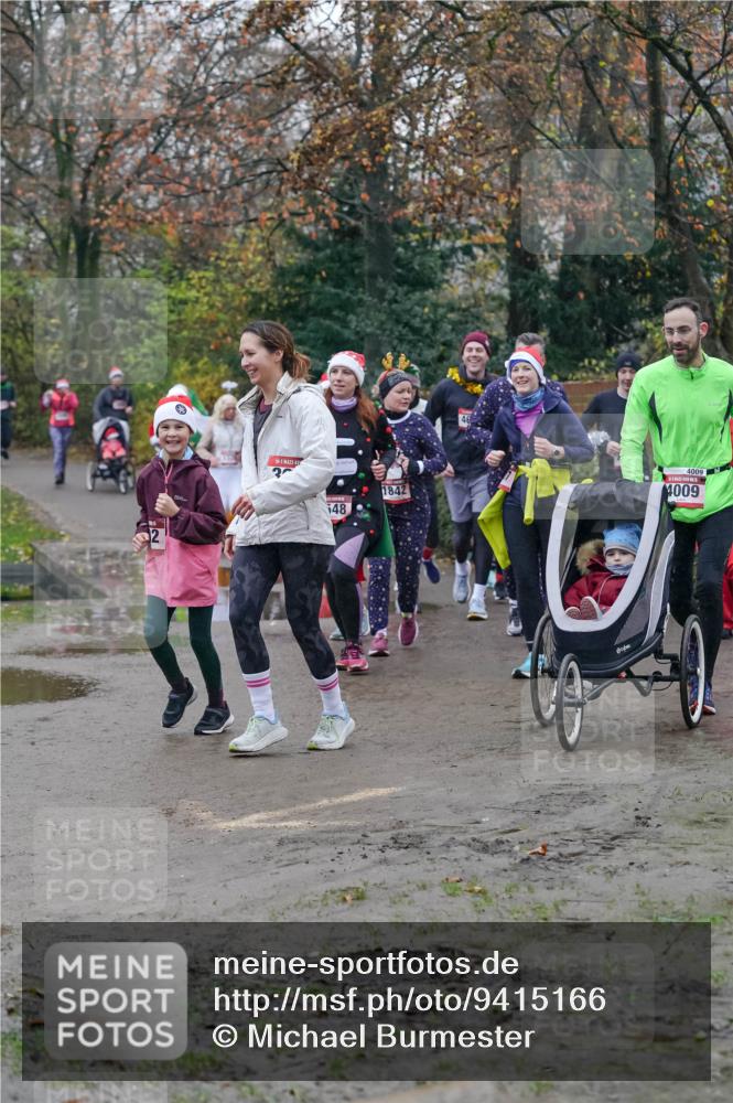 07.12.2025 - St. Pauli X-Mass-Run No. 15 Michael Burmester http://msf.ph/oto/9415166 07.12.2025 10:06:59 Laufen 30, 148, 1842, 4009, 4009 meine-sportfotos.de