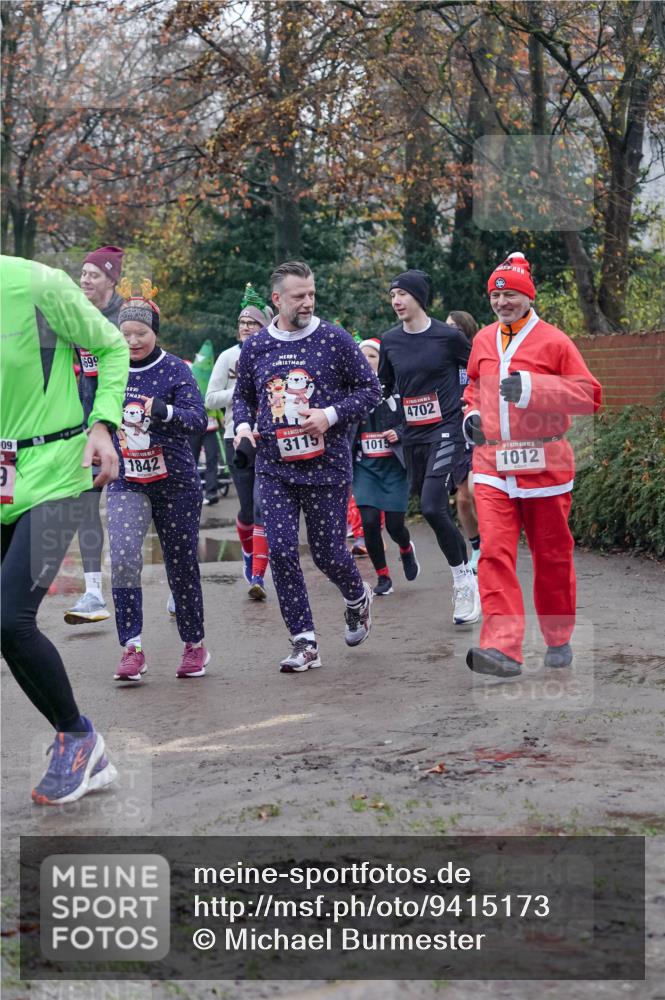 07.12.2025 - St. Pauli X-Mass-Run No. 15 Michael Burmester http://msf.ph/oto/9415173 07.12.2025 10:07:01 Laufen 09, 9, 699, 1842, 3115, 1015, 4702, 1012 meine-sportfotos.de