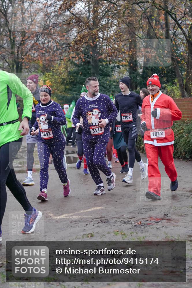 07.12.2025 - St. Pauli X-Mass-Run No. 15 Michael Burmester http://msf.ph/oto/9415174 07.12.2025 10:07:01 Laufen 1842, 3115, 10, 4702, 1012 meine-sportfotos.de