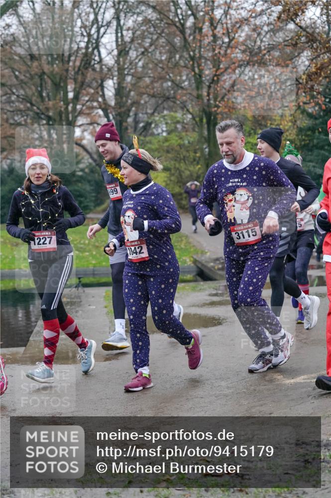 07.12.2025 - St. Pauli X-Mass-Run No. 15 Michael Burmester http://msf.ph/oto/9415179 07.12.2025 10:07:02 Laufen 15, 1227, 699, 15, 1842, 15, 3115 meine-sportfotos.de