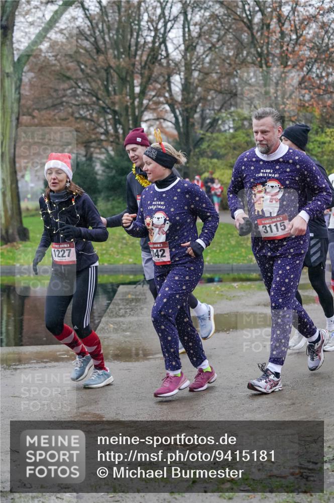 07.12.2025 - St. Pauli X-Mass-Run No. 15 Michael Burmester http://msf.ph/oto/9415181 07.12.2025 10:07:02 Laufen 15, 1227, 42, 15, 3115 meine-sportfotos.de