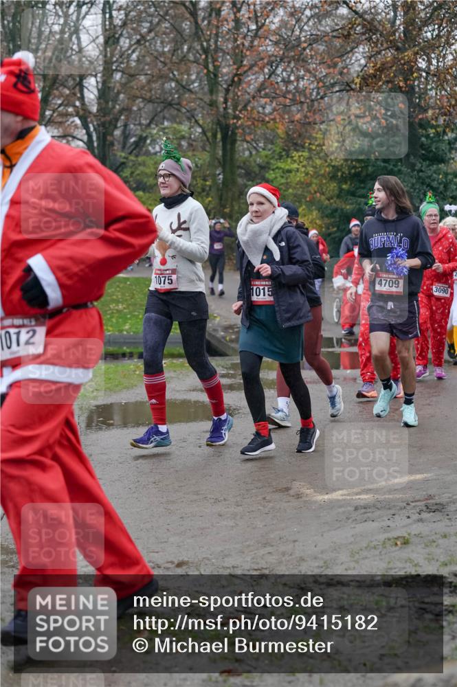 07.12.2025 - St. Pauli X-Mass-Run No. 15 Michael Burmester http://msf.ph/oto/9415182 07.12.2025 10:07:03 Laufen 1012, 20, 1075, 1015, 4709, 3090 meine-sportfotos.de