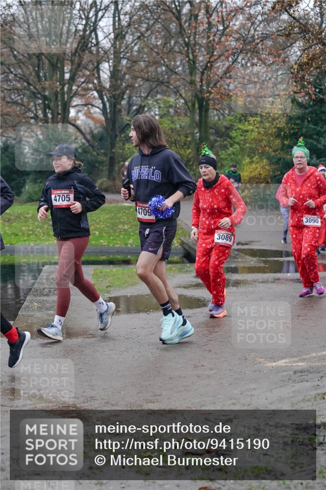 07.12.2025 - St. Pauli X-Mass-Run No. 15 Michael Burmester http://msf.ph/oto/9415190 07.12.2025 10:07:04 Laufen 4705, 4709, 3089, 3090 meine-sportfotos.de