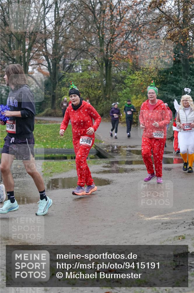 07.12.2025 - St. Pauli X-Mass-Run No. 15 Michael Burmester http://msf.ph/oto/9415191 07.12.2025 10:07:05 Laufen 4709, 3089, 329, 3090 meine-sportfotos.de