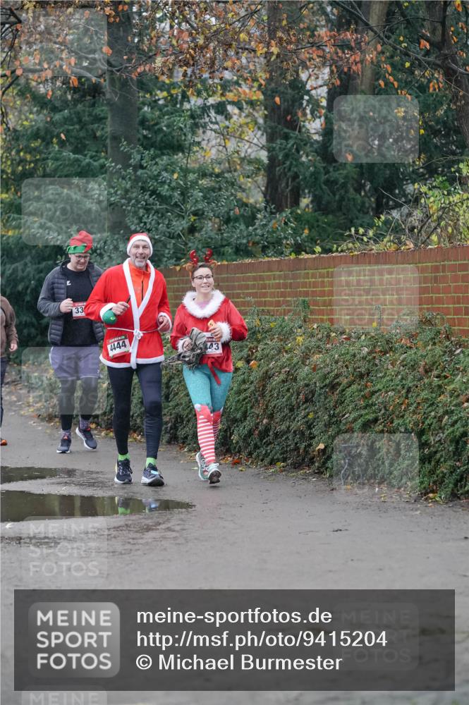 07.12.2025 - St. Pauli X-Mass-Run No. 15 Michael Burmester http://msf.ph/oto/9415204 07.12.2025 10:07:16 Laufen 33, 4444, 43 meine-sportfotos.de