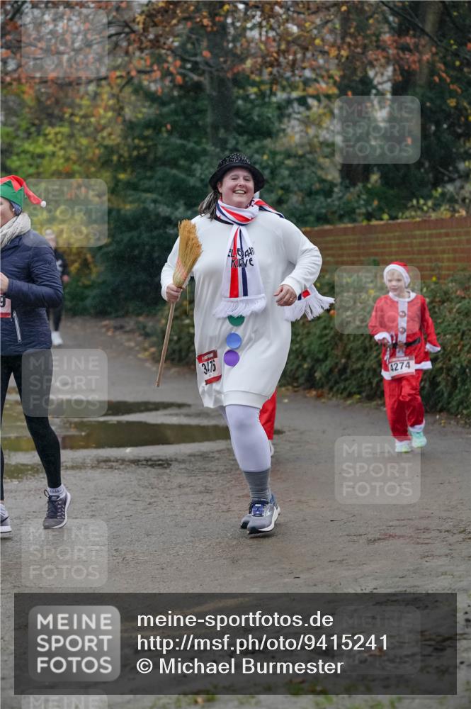 07.12.2025 - St. Pauli X-Mass-Run No. 15 Michael Burmester http://msf.ph/oto/9415241 07.12.2025 10:07:34 Laufen 3476, 4274 meine-sportfotos.de
