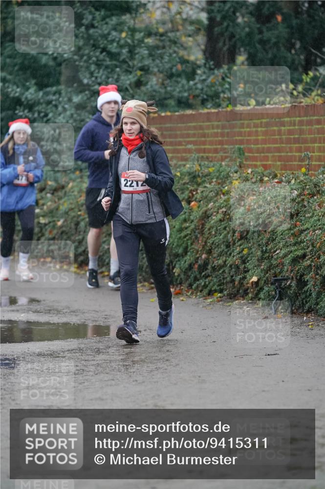 07.12.2025 - St. Pauli X-Mass-Run No. 15 Michael Burmester http://msf.ph/oto/9415311 07.12.2025 10:08:17 Laufen 2212 meine-sportfotos.de