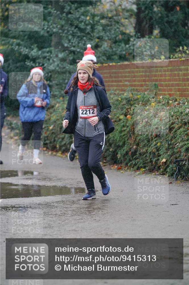 07.12.2025 - St. Pauli X-Mass-Run No. 15 Michael Burmester http://msf.ph/oto/9415313 07.12.2025 10:08:18 Laufen 15, 2212 meine-sportfotos.de