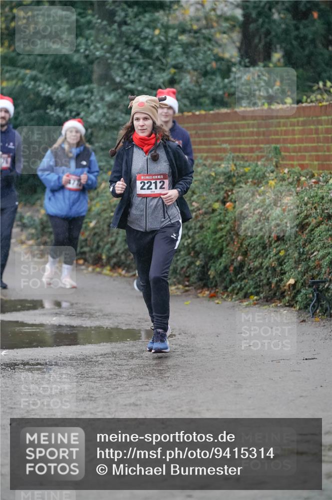 07.12.2025 - St. Pauli X-Mass-Run No. 15 Michael Burmester http://msf.ph/oto/9415314 07.12.2025 10:08:18 Laufen 15, 2212 meine-sportfotos.de