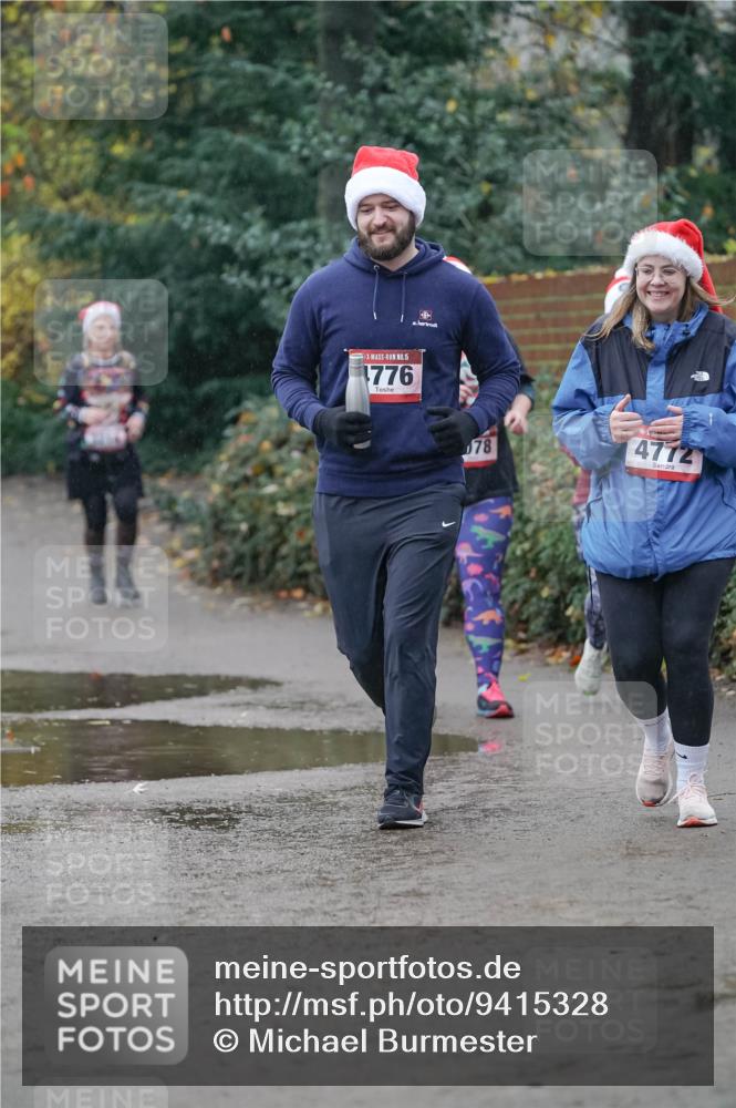 07.12.2025 - St. Pauli X-Mass-Run No. 15 Michael Burmester http://msf.ph/oto/9415328 07.12.2025 10:08:22 Laufen 15, 1776, 78, 4772 meine-sportfotos.de