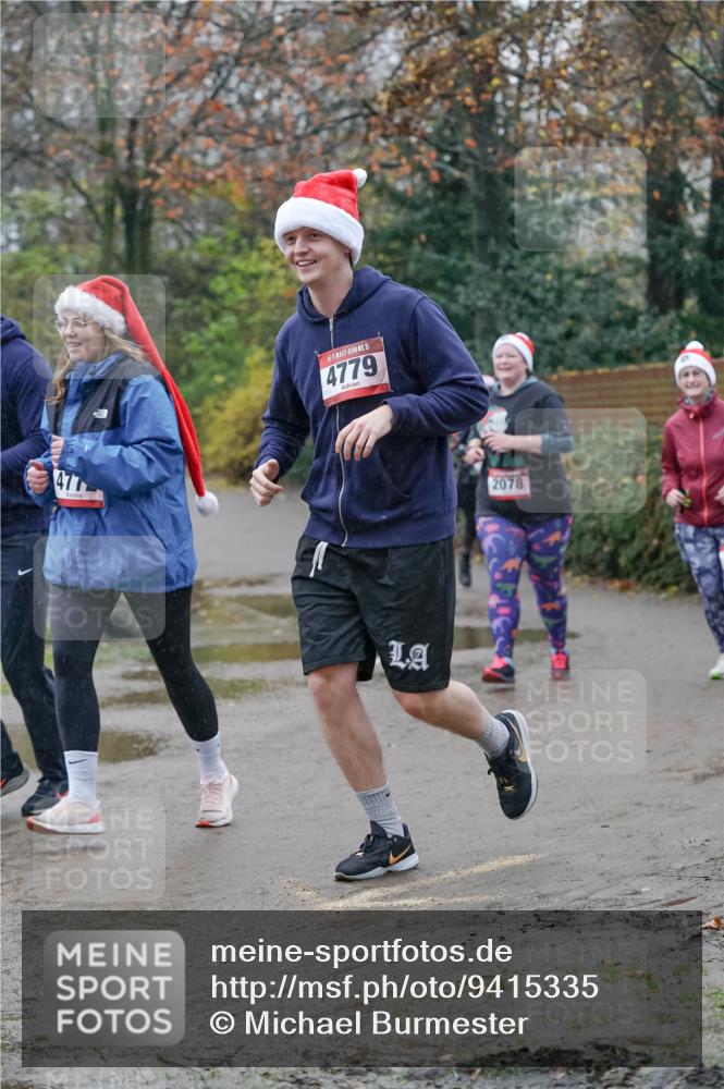 07.12.2025 - St. Pauli X-Mass-Run No. 15 Michael Burmester http://msf.ph/oto/9415335 07.12.2025 10:08:25 Laufen 4777, 15, 4779, 2078 meine-sportfotos.de