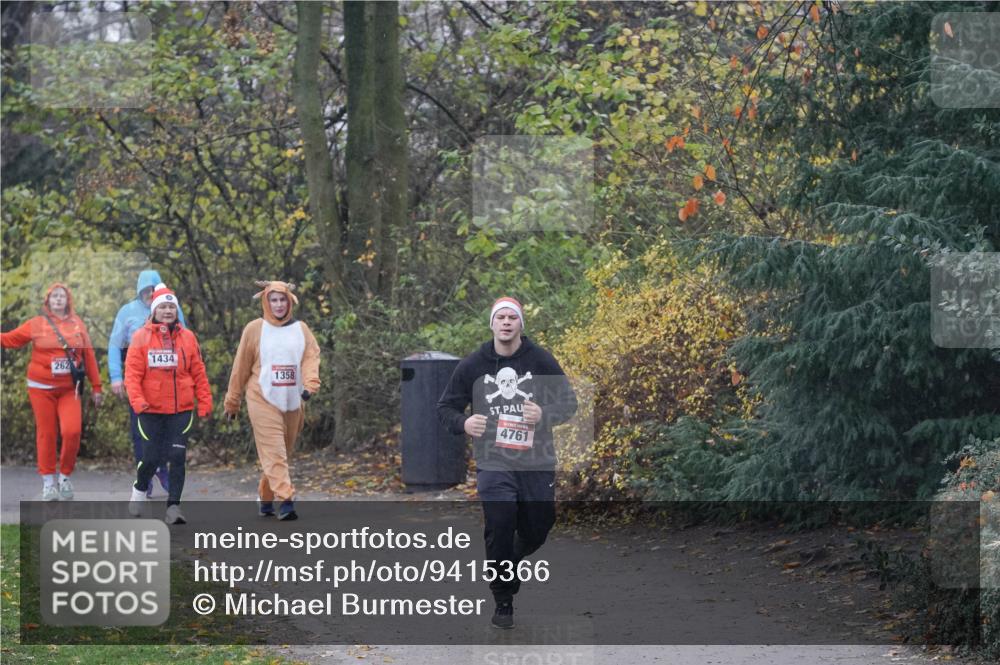07.12.2025 - St. Pauli X-Mass-Run No. 15 Michael Burmester http://msf.ph/oto/9415366 07.12.2025 10:09:58 Laufen 262, 1434, 1358, 4761 meine-sportfotos.de