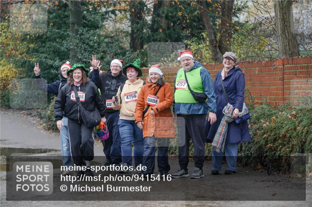 07.12.2025 - St. Pauli X-Mass-Run No. 15 Michael Burmester http://msf.ph/oto/9415416 07.12.2025 10:12:35 Laufen 4756, 4757 meine-sportfotos.de