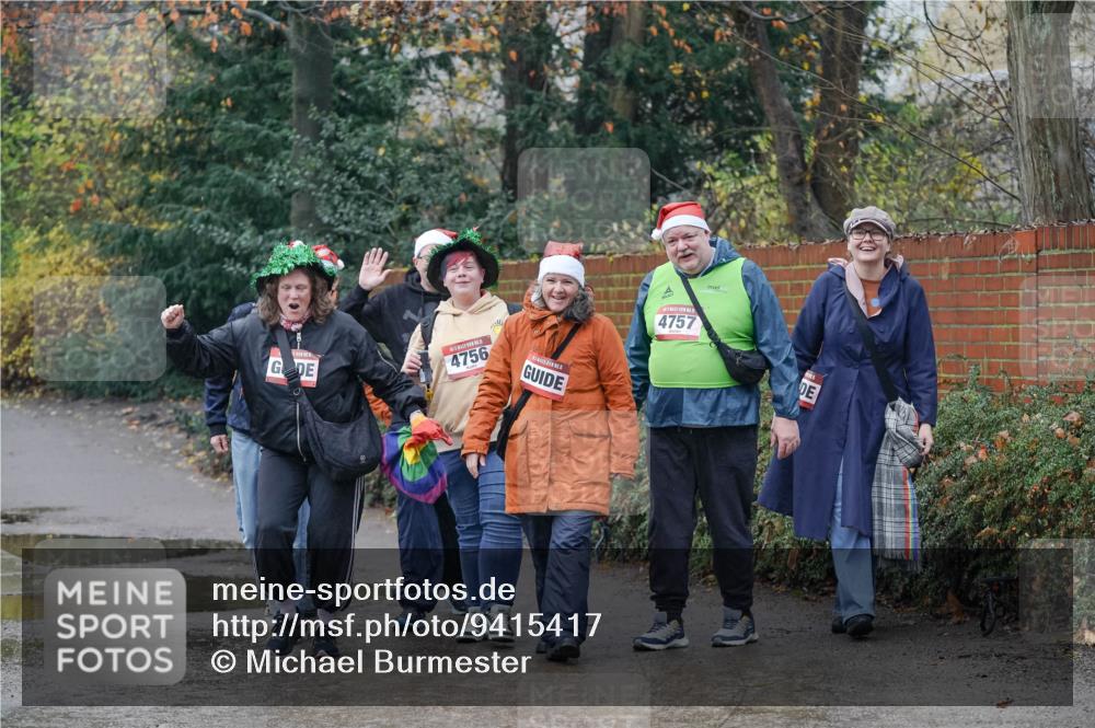 07.12.2025 - St. Pauli X-Mass-Run No. 15 Michael Burmester http://msf.ph/oto/9415417 07.12.2025 10:12:36 Laufen 4756, 4757 meine-sportfotos.de