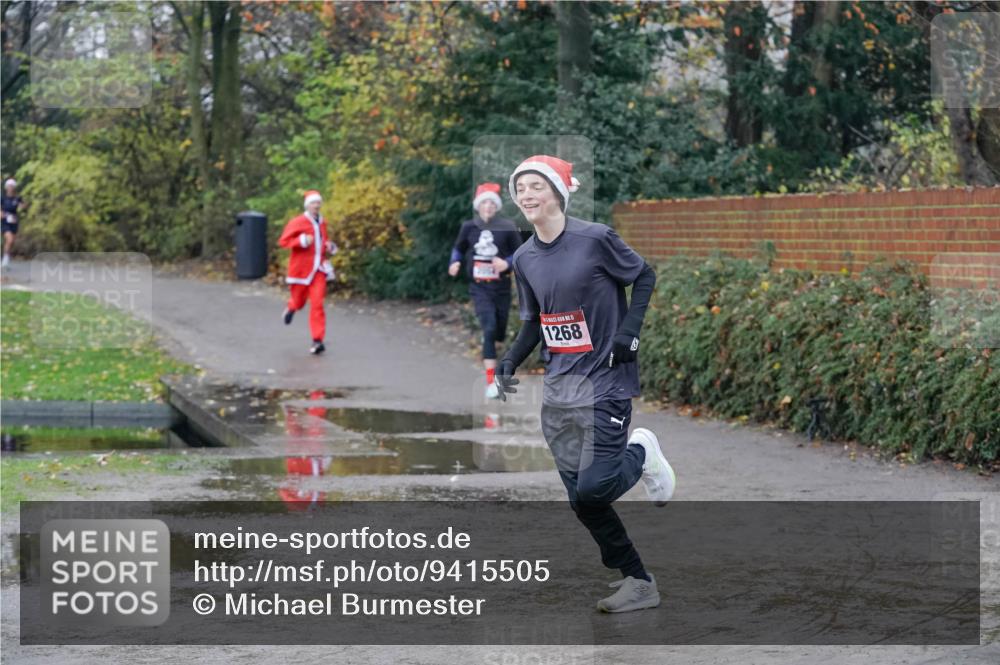 07.12.2025 - St. Pauli X-Mass-Run No. 15 Michael Burmester http://msf.ph/oto/9415505 07.12.2025 10:19:04 Laufen 5, 1268 meine-sportfotos.de