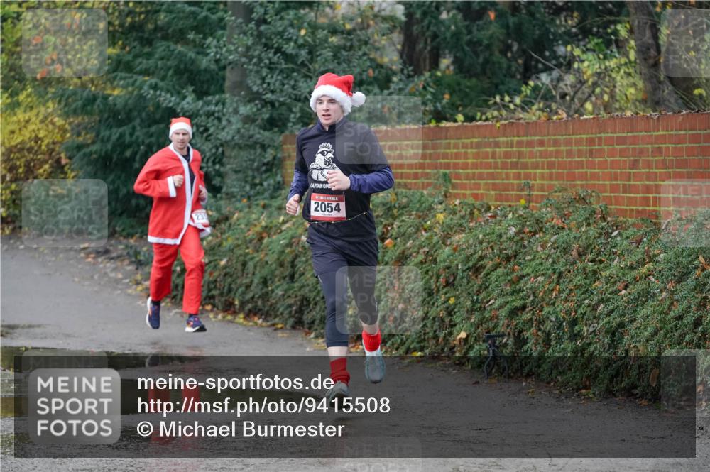 07.12.2025 - St. Pauli X-Mass-Run No. 15 Michael Burmester http://msf.ph/oto/9415508 07.12.2025 10:19:06 Laufen 239, 2054 meine-sportfotos.de