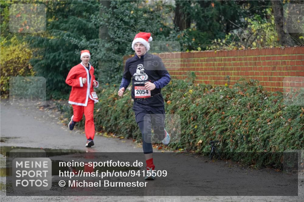 07.12.2025 - St. Pauli X-Mass-Run No. 15 Michael Burmester http://msf.ph/oto/9415509 07.12.2025 10:19:07 Laufen 239, 2054 meine-sportfotos.de