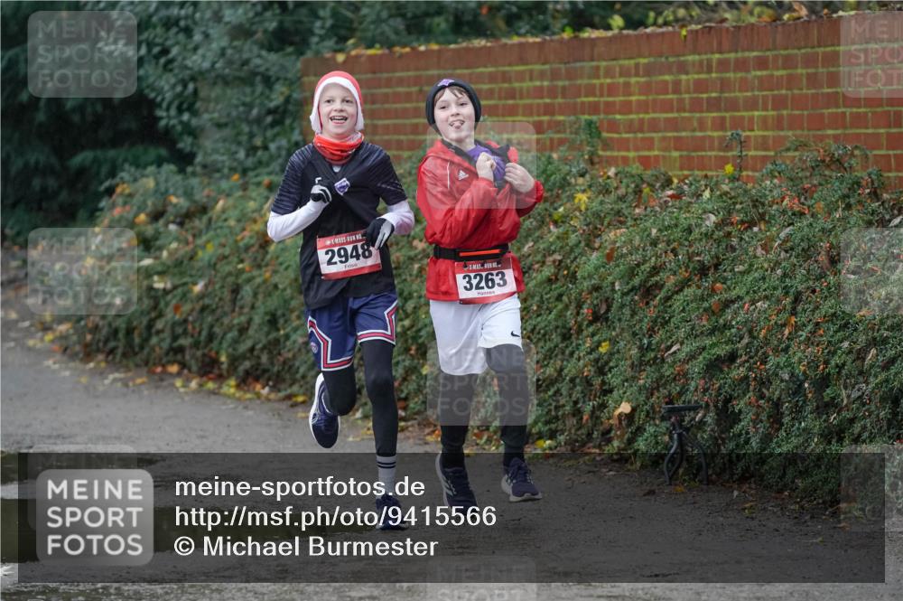 07.12.2025 - St. Pauli X-Mass-Run No. 15 Michael Burmester http://msf.ph/oto/9415566 07.12.2025 10:19:39 Laufen 2948, 3263 meine-sportfotos.de