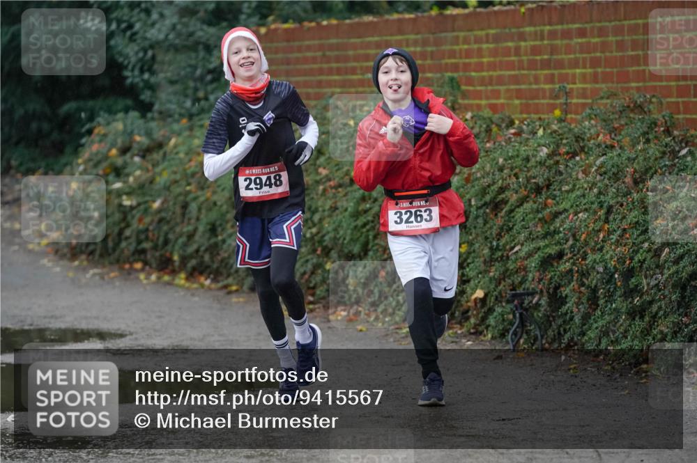 07.12.2025 - St. Pauli X-Mass-Run No. 15 Michael Burmester http://msf.ph/oto/9415567 07.12.2025 10:19:40 Laufen 15, 2948, 3263 meine-sportfotos.de