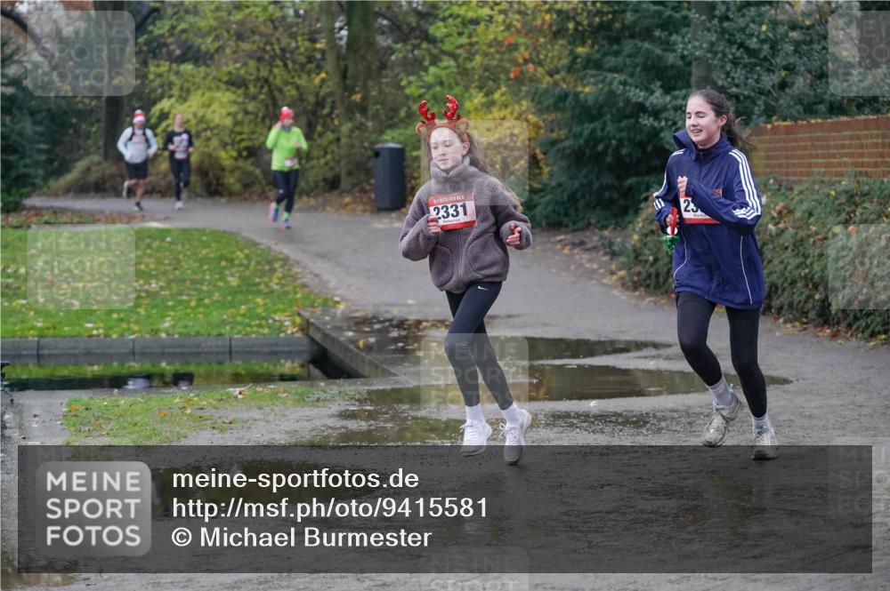 07.12.2025 - St. Pauli X-Mass-Run No. 15 Michael Burmester http://msf.ph/oto/9415581 07.12.2025 10:19:45 Laufen 2331, 23 meine-sportfotos.de